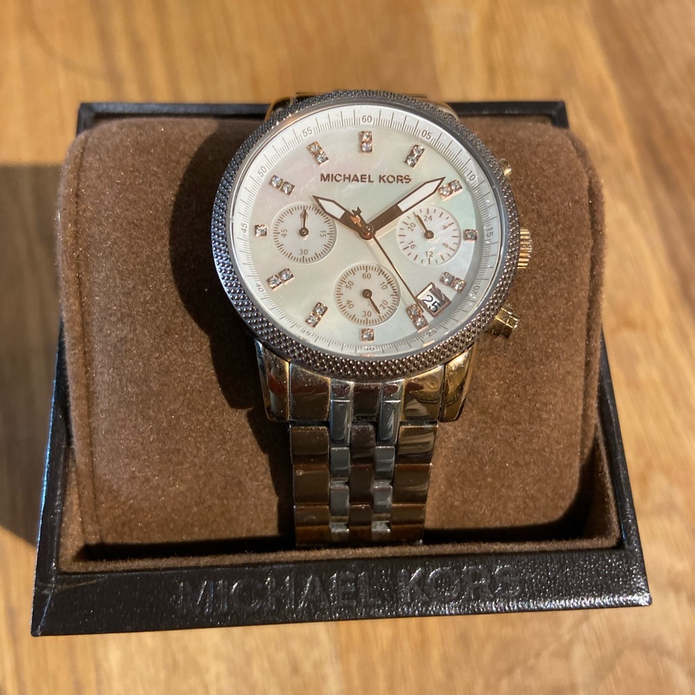 Mother of pearl Michael Kors rose gold watch